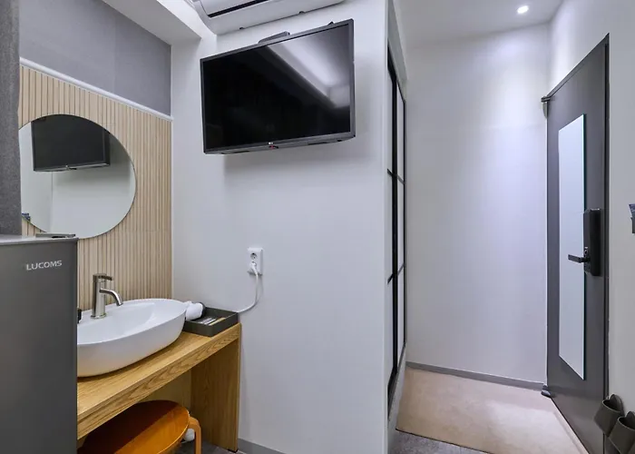 D Dongdaemun Hostal