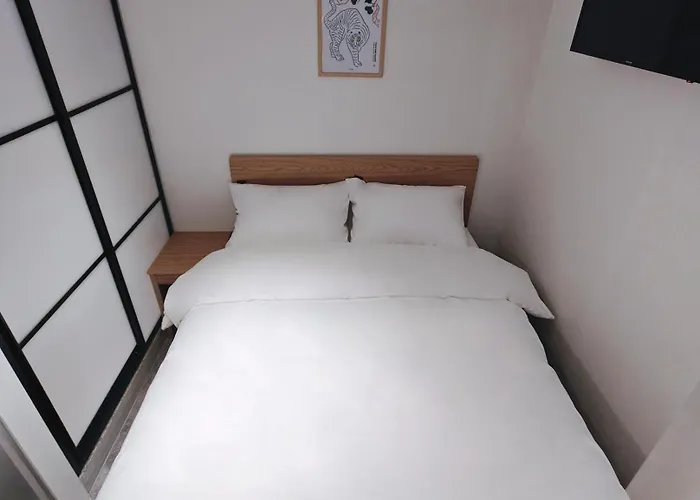 D Dongdaemun Hostal *